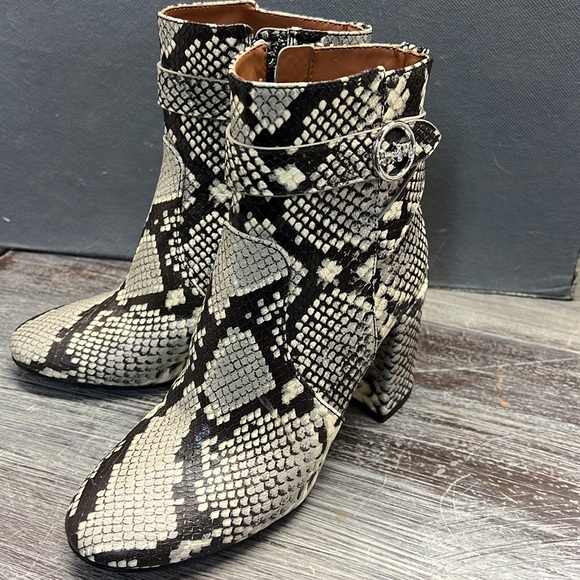 Coach Elisa Leather Ankle Bootie Boots In Faux Snakeskin and COACH Logo Buckle. - Picture 1 of 13